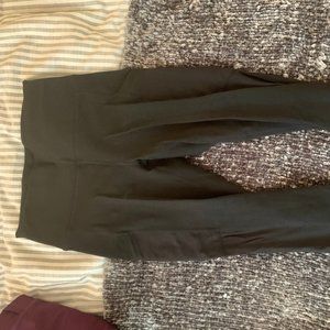 Fabletics Black Mila Pocket Cropped Leggings